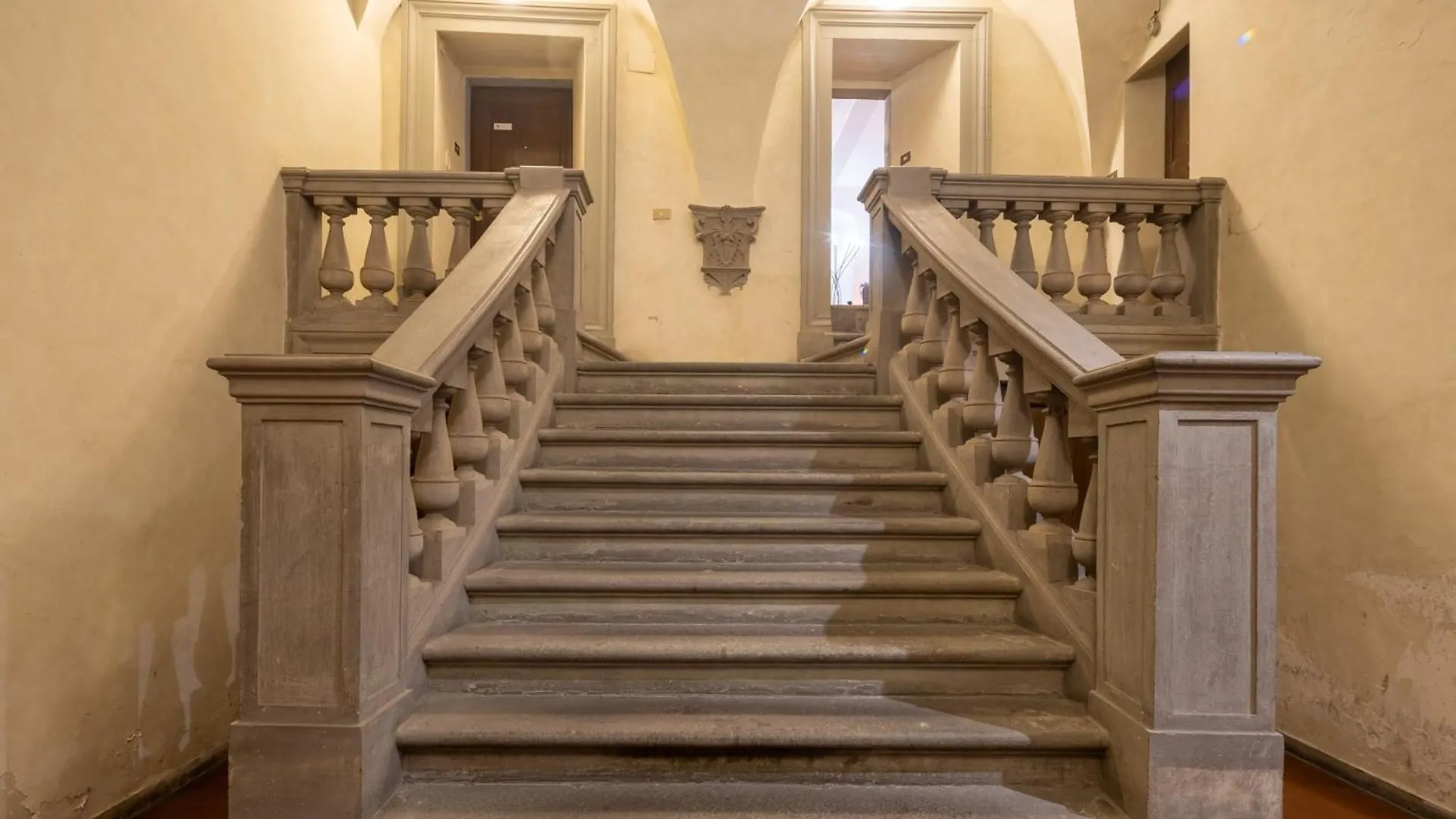 Apartamento Santo Spirito Dimora Storica - 5 Minuti Ponte Vecchio - Firenze Centro