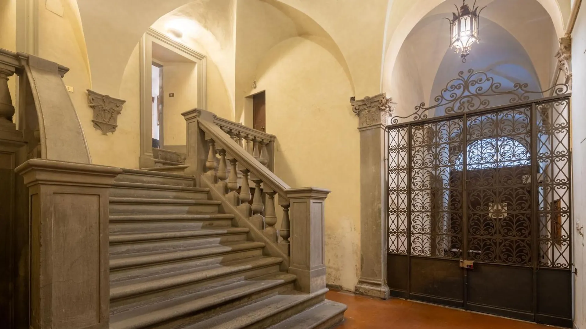 Apartamento Santo Spirito Dimora Storica - 5 Minuti Ponte Vecchio - Firenze Centro Italia